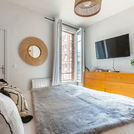 Warm Pineapple Apartment- Becon Les Bruyere Apartment Asnieres-sur-Seine