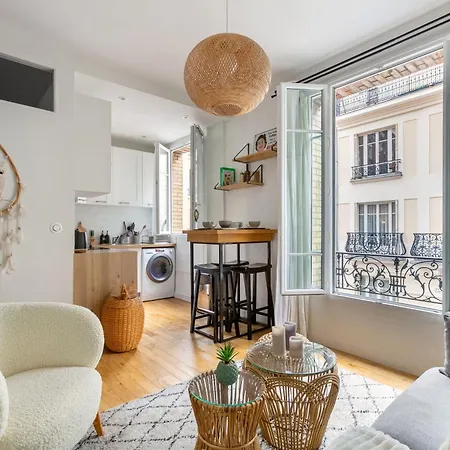 Warm Pineapple Apartment- Becon Les Bruyere Apartment Asnieres-sur-Seine