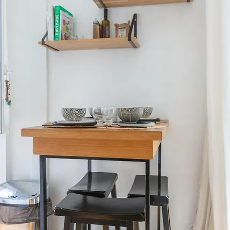 Apartment Warm Pineapple Apartment- Becon Les Bruyere