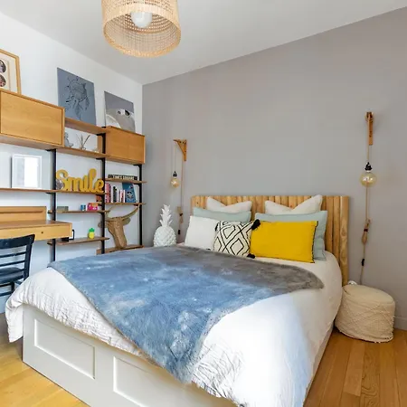 Warm Pineapple Apartment- Becon Les Bruyere Apartment *